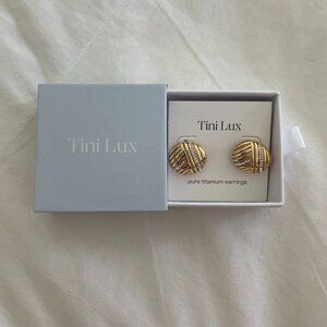 Tini Lux Aurora Studs in Gold with Diamonds